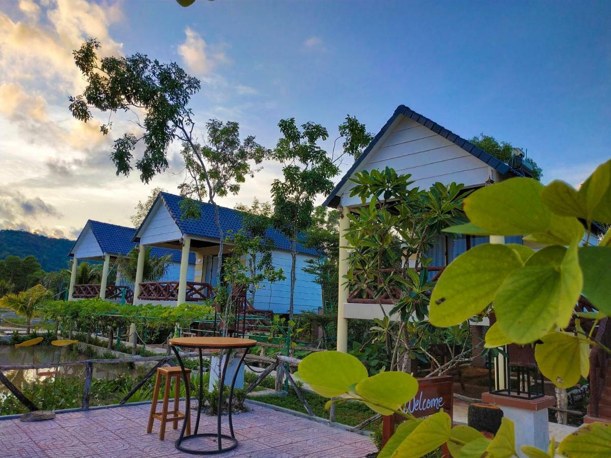 Bungalows Bai Vong Дуонг-Донг Экстерьер фото