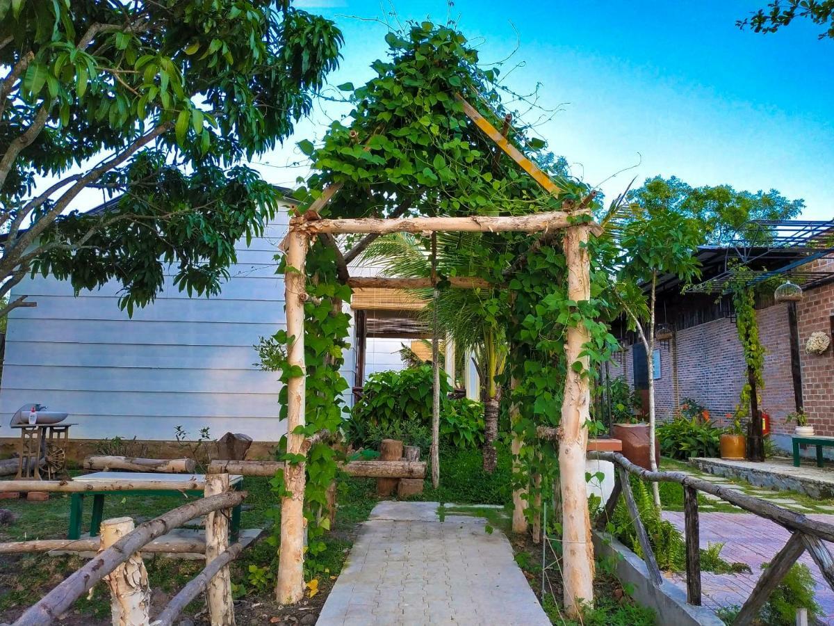Bungalows Bai Vong Дуонг-Донг Экстерьер фото